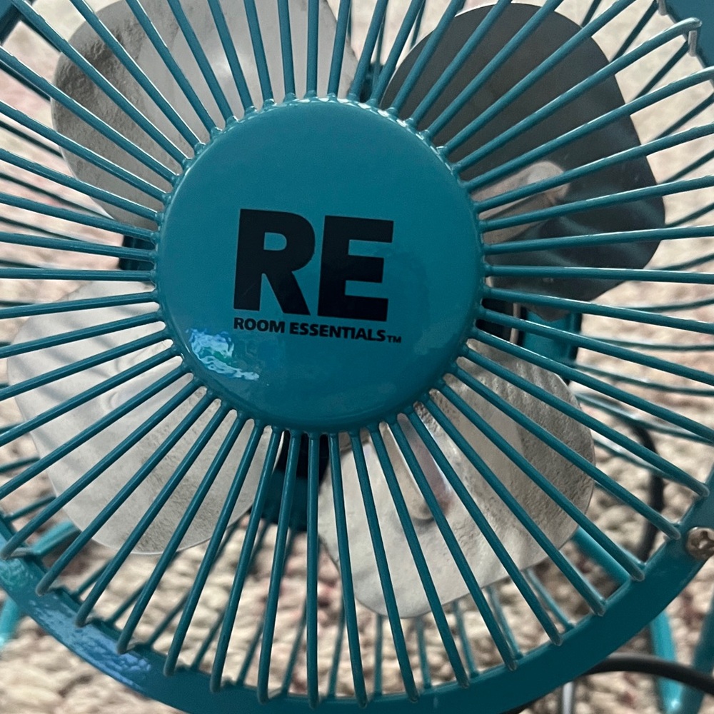 Room Essentials Blue USB Desk Fan - Picture 4 of 8
